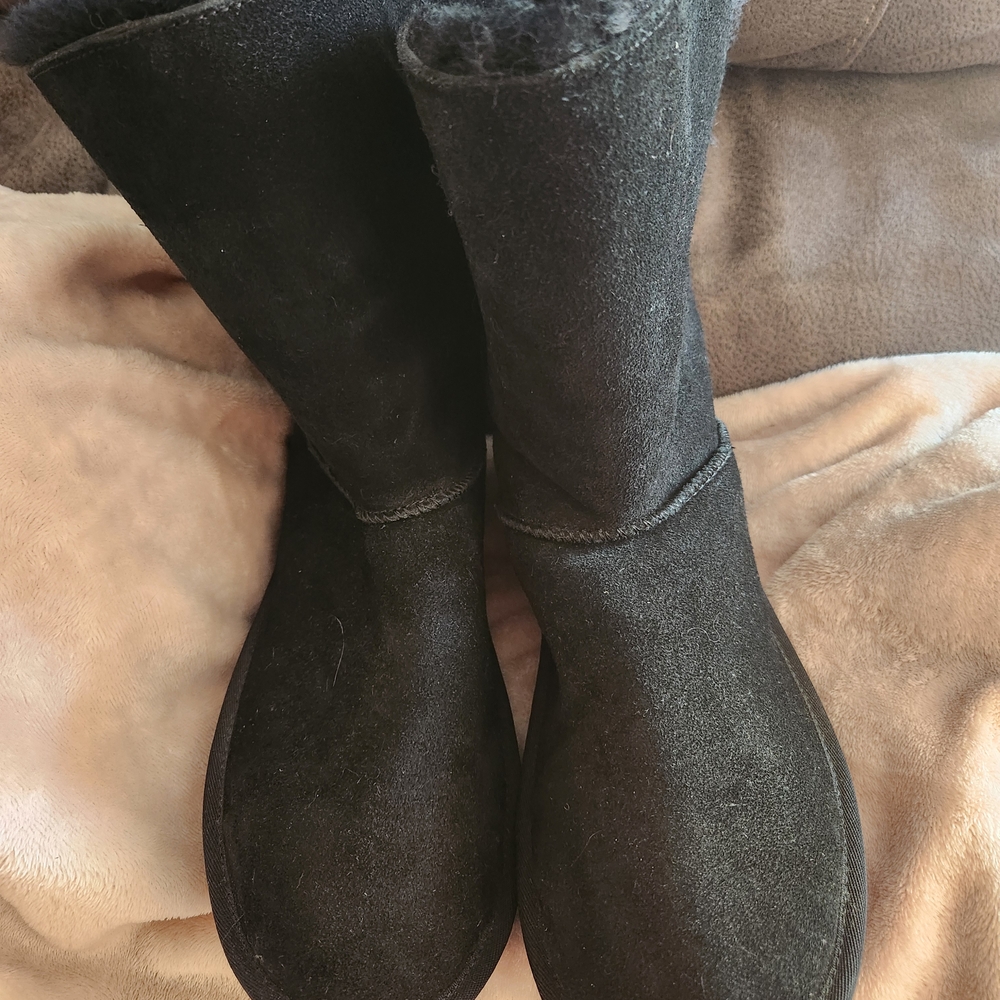 Koolaburra Black Suede Boots with Fur Trim